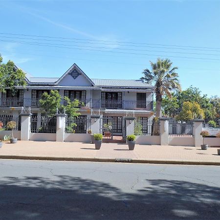Oakwood Lodge Bloemfontein Eksteriør bilde The main building of the school