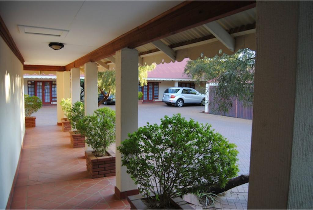 Oakwood Lodge Bloemfontein Eksteriør bilde The hotel's interior